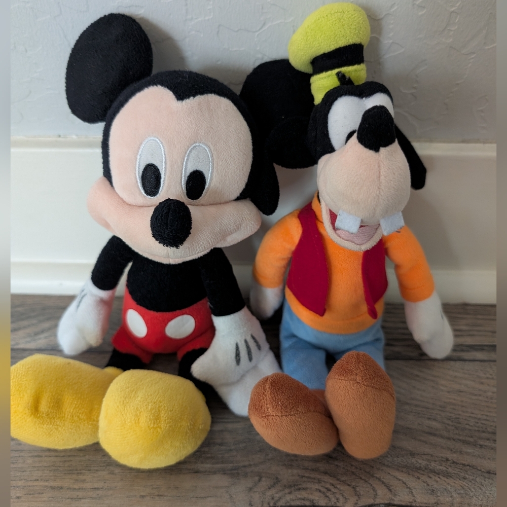 DISNEY Mickey and Goofy Plush Set Black Red Yellow Orange Blue - Picture 2 of 9
